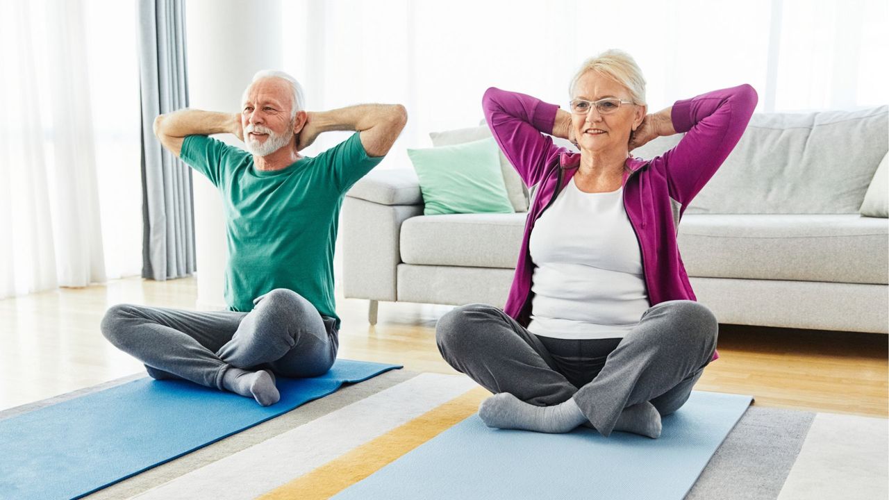 A geriatric physical therapist says this is how to stave off frailty and stay active in your senior years<br><br>