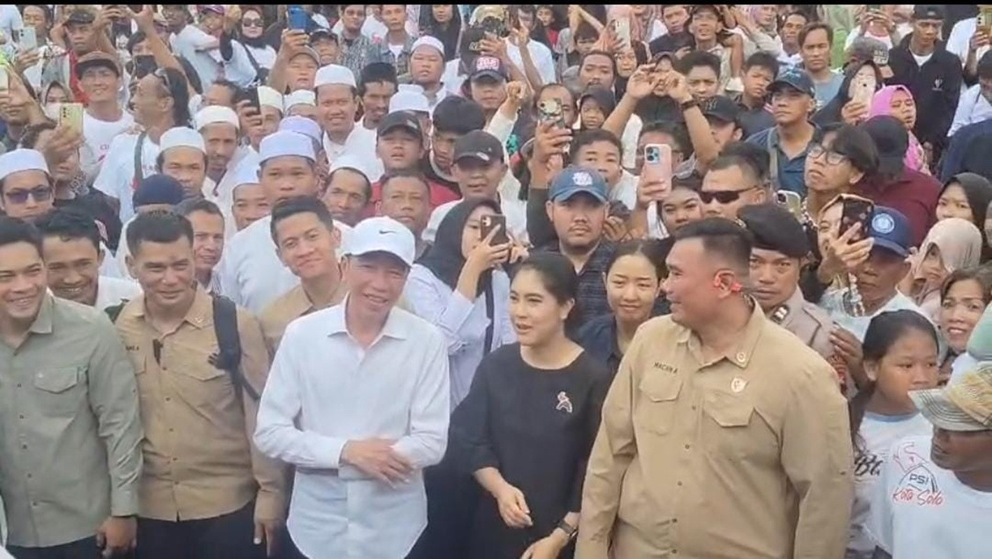 Jokowi Hadiri Acara PSI di Tegal, Lihat Ekspresinya