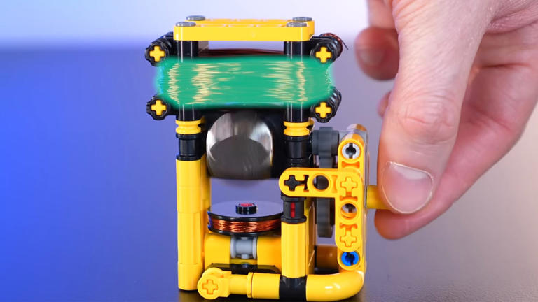 YouTuber builds 4,000-rpm electric motor from LEGO bricks and simple ...