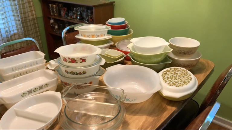 The stunning vintage Pyrex dish you should look for at thrift stores ...