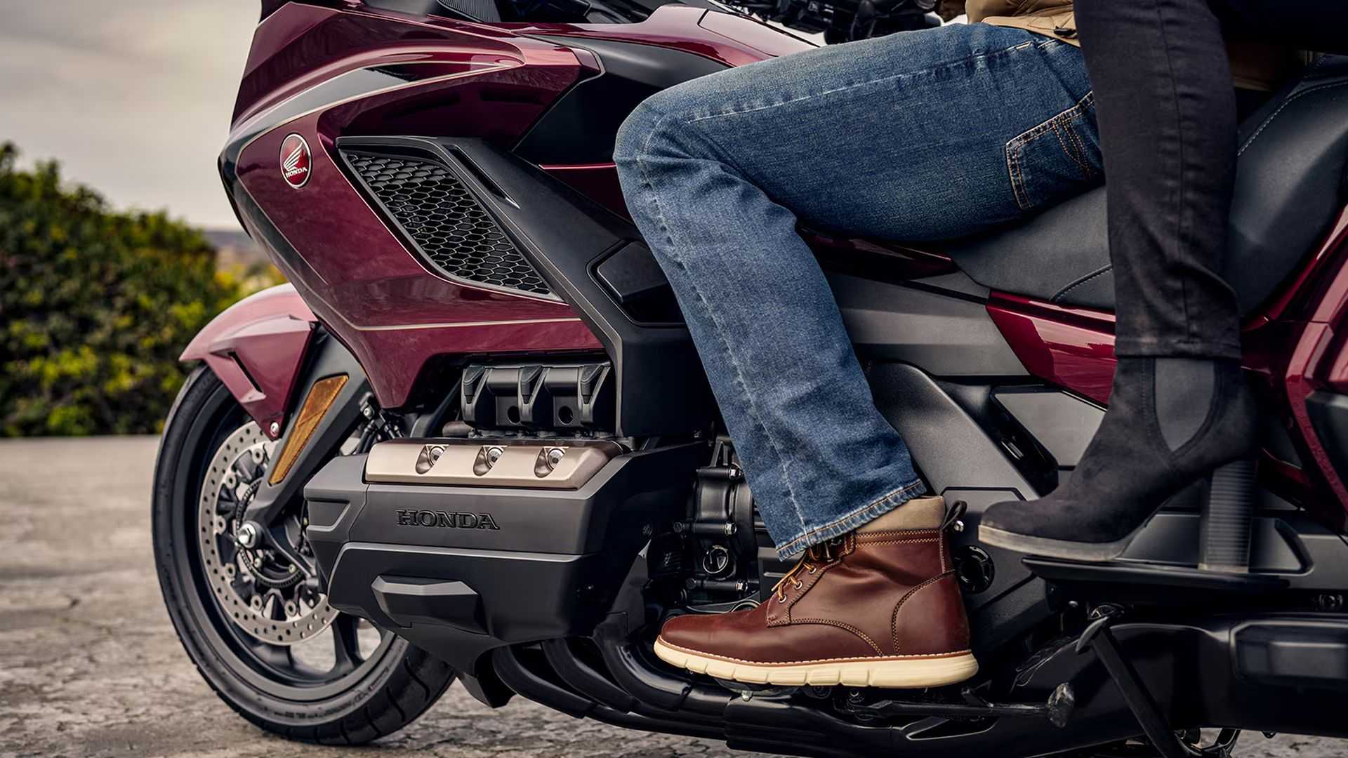 2025 Honda Gold Wing engine