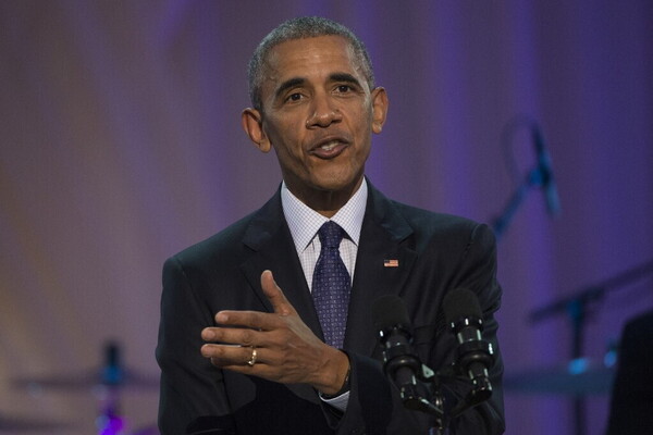 Obama, "Negli Usa una politica clownesca ma alla fine il popolo risponderà"