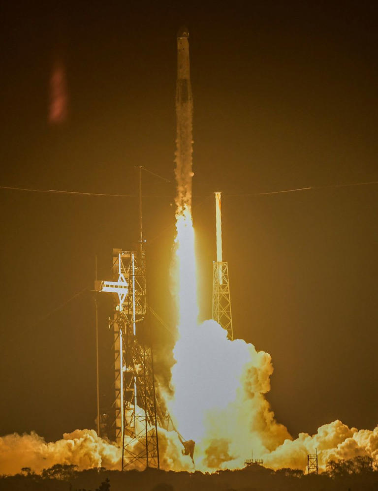 SpaceX comes to rescue of ISS astronauts after medical emergency ...