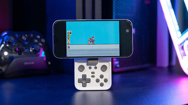 スマホがレトロゲーム機に! MagSafeで装着できるモバイル