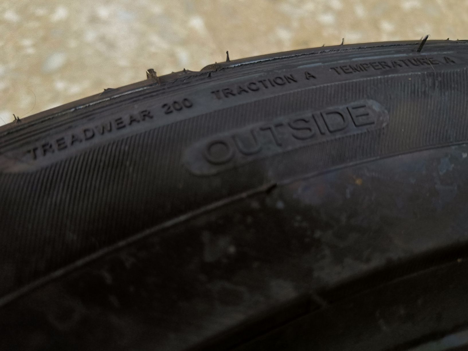 Cara Merawat Ban Mobil Agar Tidak Retak Rambut Cara Merawat Ban Mobil Agar Tidak Retak Rambut