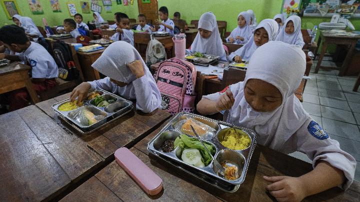Kementerian Dalam Negeri memfinalisasi pedoman teknis program Makan Bergizi Gratis (MBG) bagi kepala daerah.