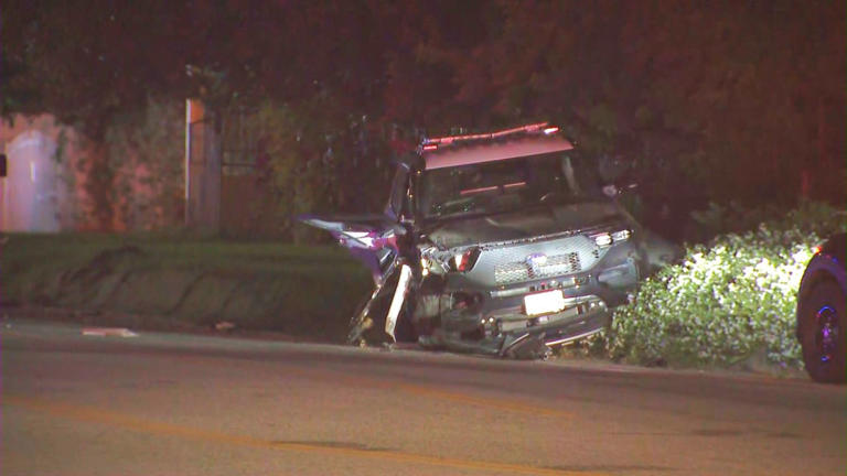3 LAPD officers hospitalized after pursuit crash in Northridge