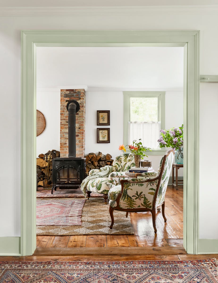 salway-new-york-farmhouse-living-room.jpg