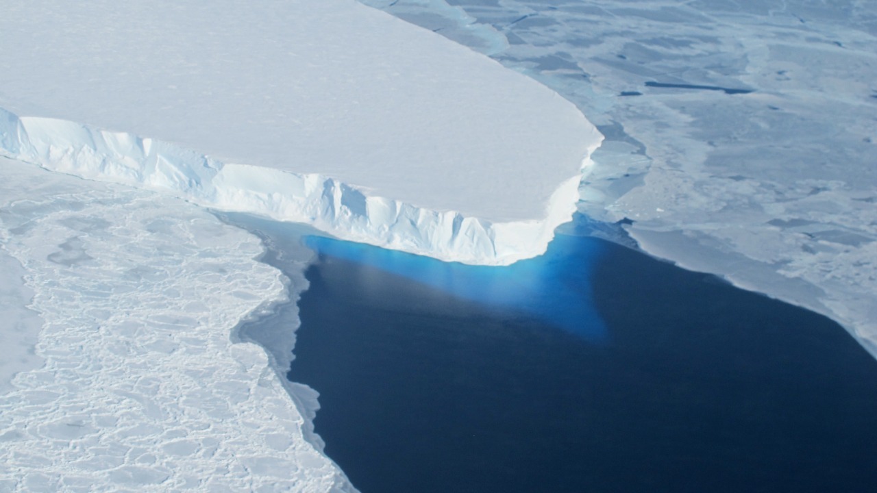 In some NASA simulations, Antarctica’s Thwaites Glacier added twice as ...
