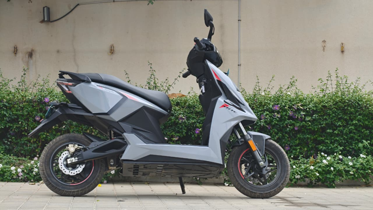 Simple One Gen 2 first-ride review: Small, smart changes!