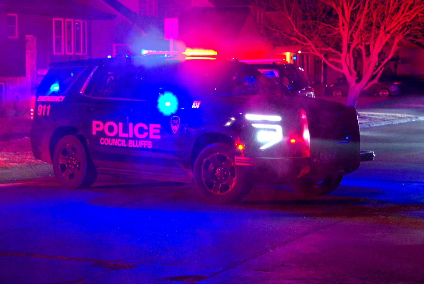 Two injured, one in custody after shooting in Council Bluffs