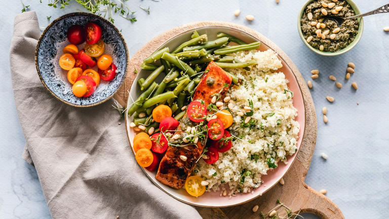 Here’s an easy way to eat healthy at fast food chains