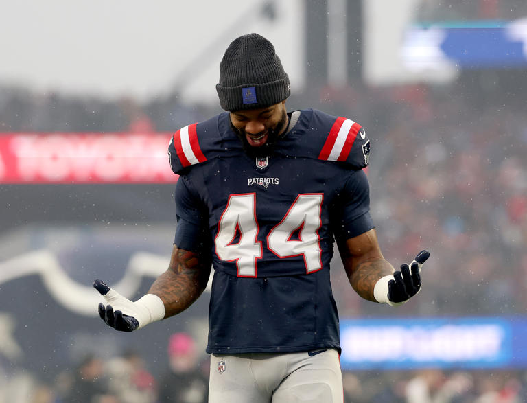 Chargers may have chance to acquire Pats pass rusher