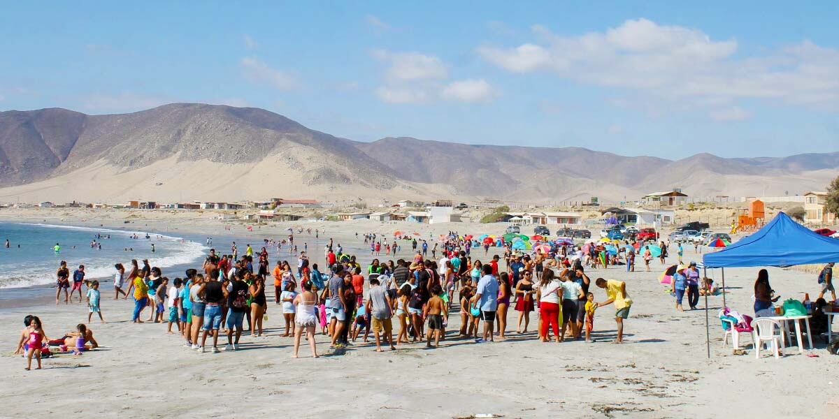 Tragedia en playa de Chañaral: dos hombres mueren ahogados y un menor ...