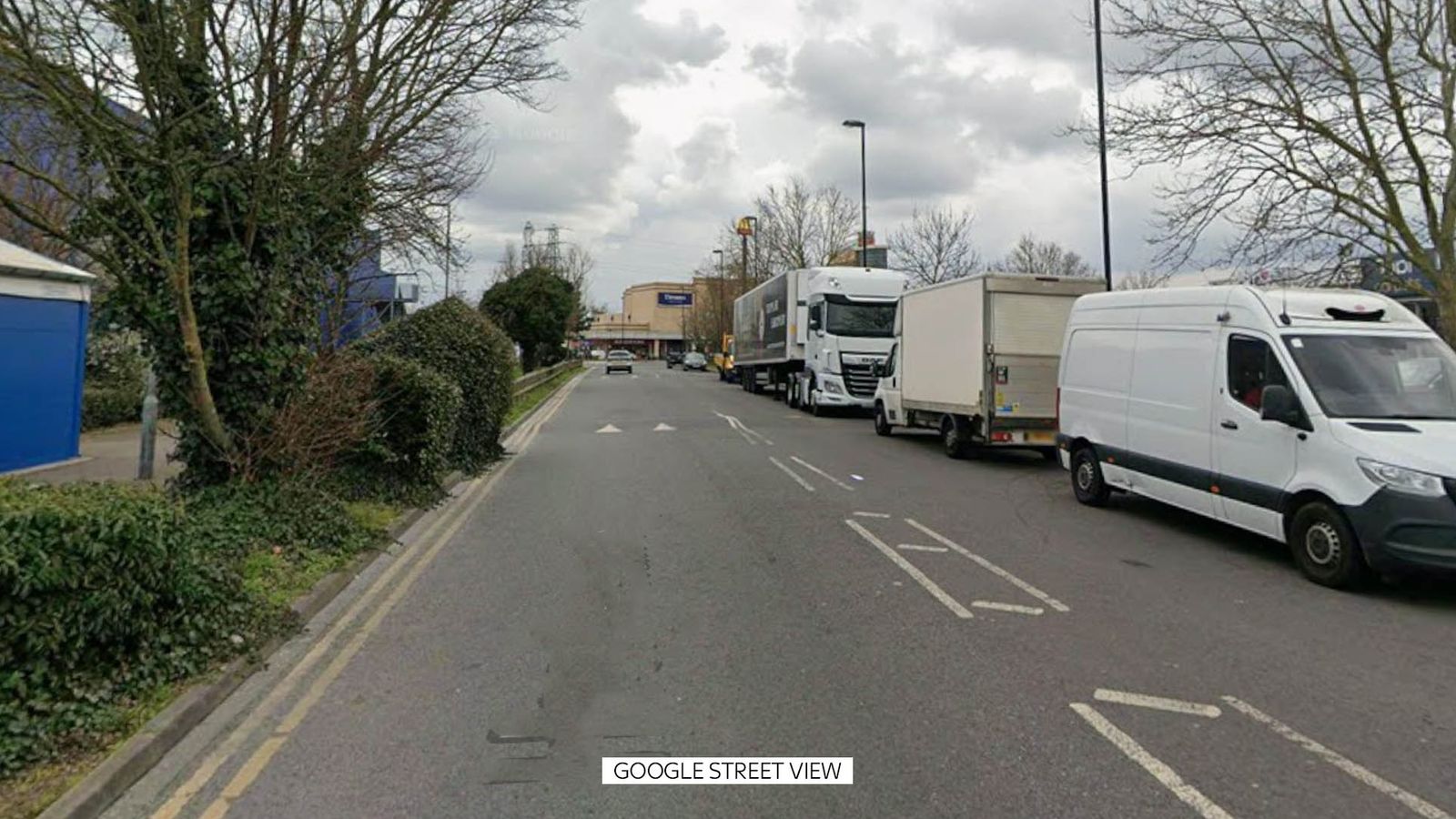 Three arrested on suspicion of murder after man in his 20s stabbed to ...