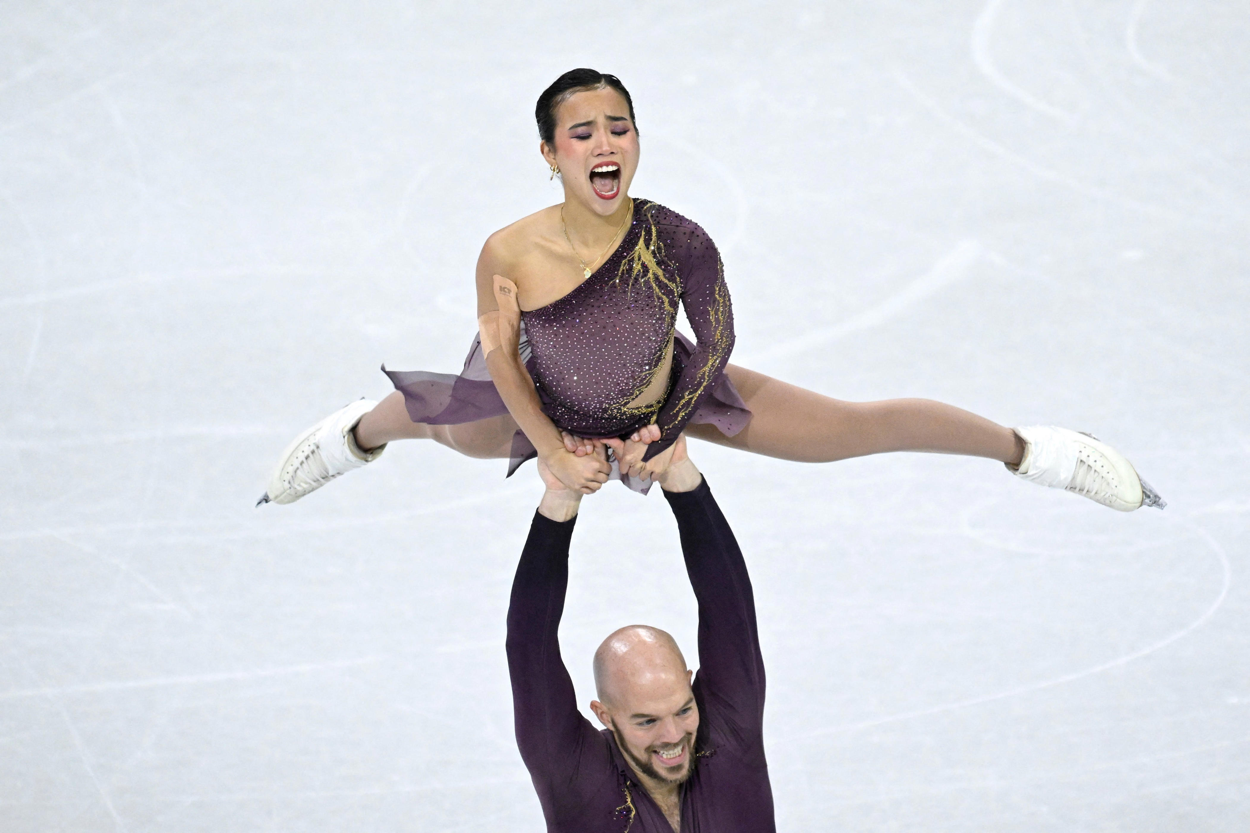 Olympics figure skating updates: Two US pairs in top 10 after short program<br>