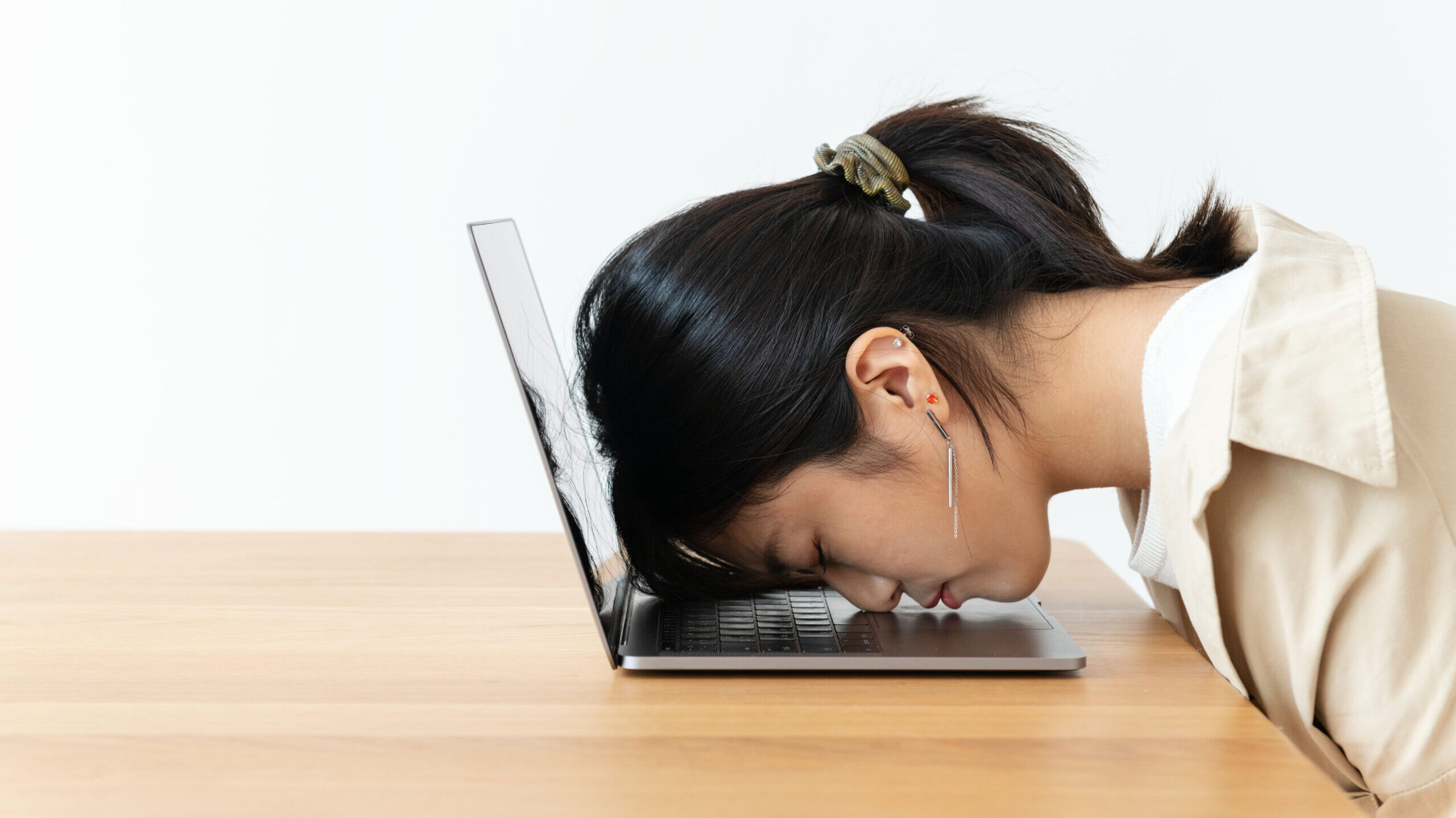 ‘How do I stay sane?’: Fresh grad overwhelmed after joining Big 4 firm