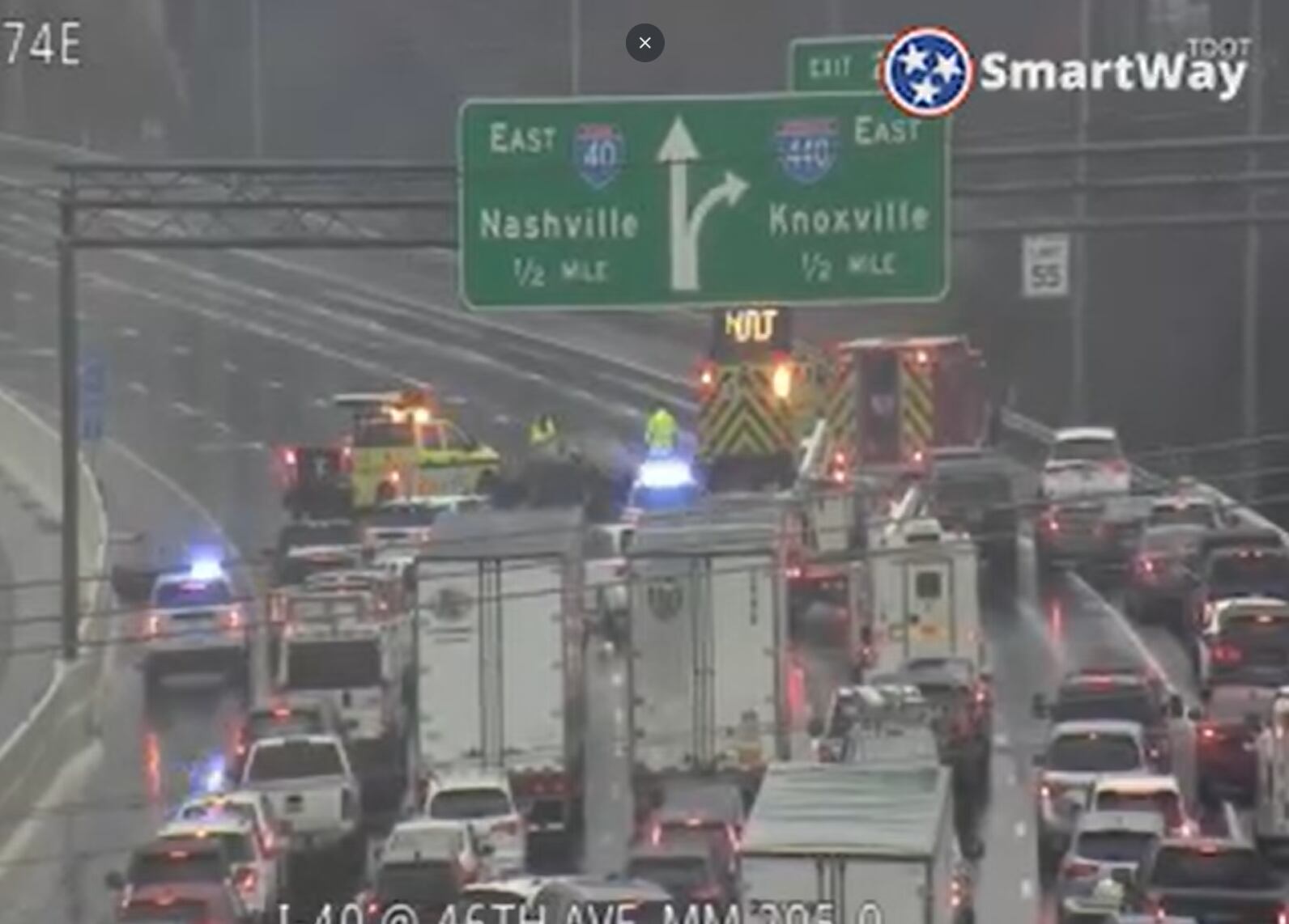 Multi-vehicle crash shuts down eastbound lanes on I-40 in West Nashville