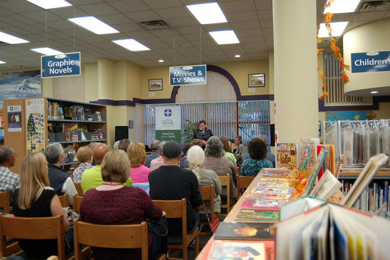 Cumberland library workers vote unanimously to unionize