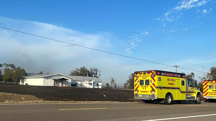 Firefighters battle 350-acre fire in Wimauma that spares church amid ...