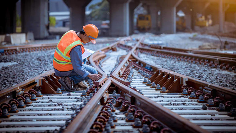 Aurizon Holdings hikes dividend after stronger FY2026 half-year profit