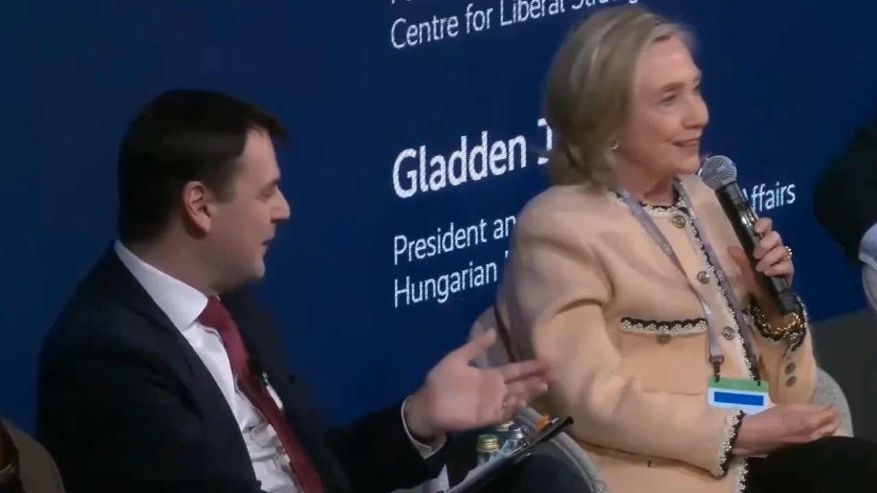 Watch: Hillary Clinton scolds Czech deputy PM over Trump policies in ...