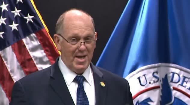 Border czar Tom Homan defends federal agents' masks amid 8,000% surge ...