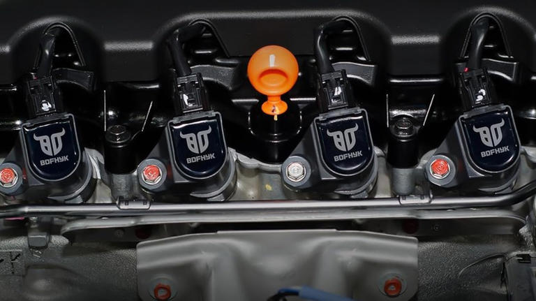 5 car repairs you probably shouldn't do on the side of the road