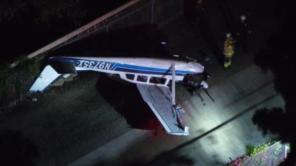 2 severely injured after plane crashes into Ventura County canal