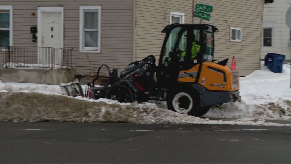 Syracuse residents say sidewalks are improving after midseason switch ...