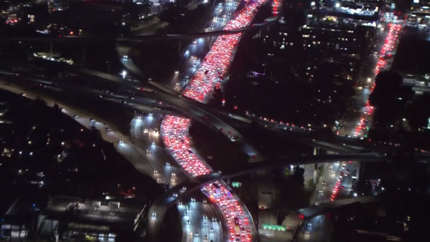 LAPD motorcycle officer hospitalized after crash on 405 Freeway