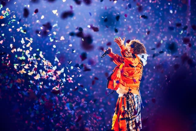 Vaundy、ドーム・ツアー〈SILENCE〉東京公演にて初のアジア・ツアー