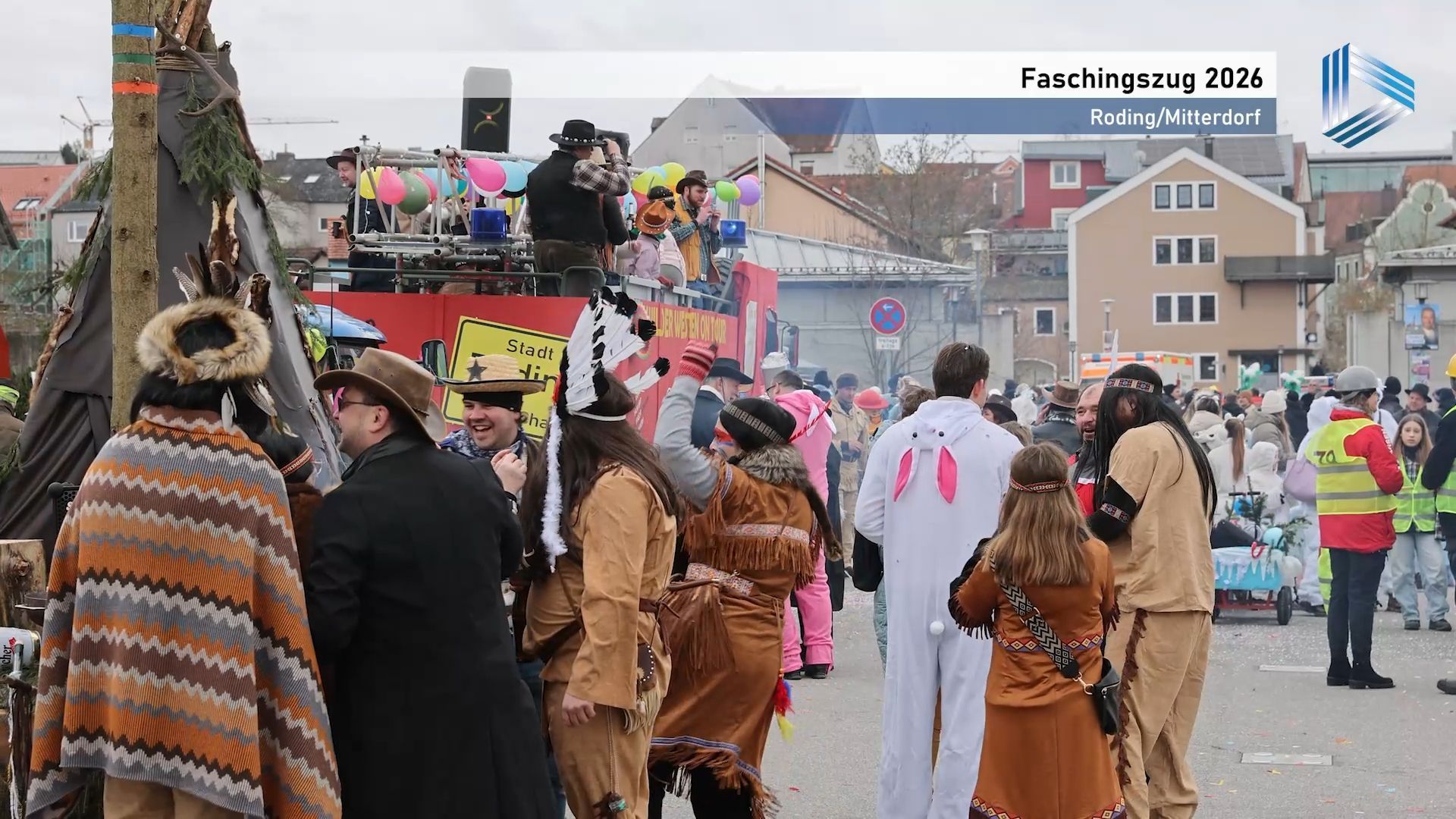 Erster Faschingszug lockt Tausende nach Roding und Mitterdorf