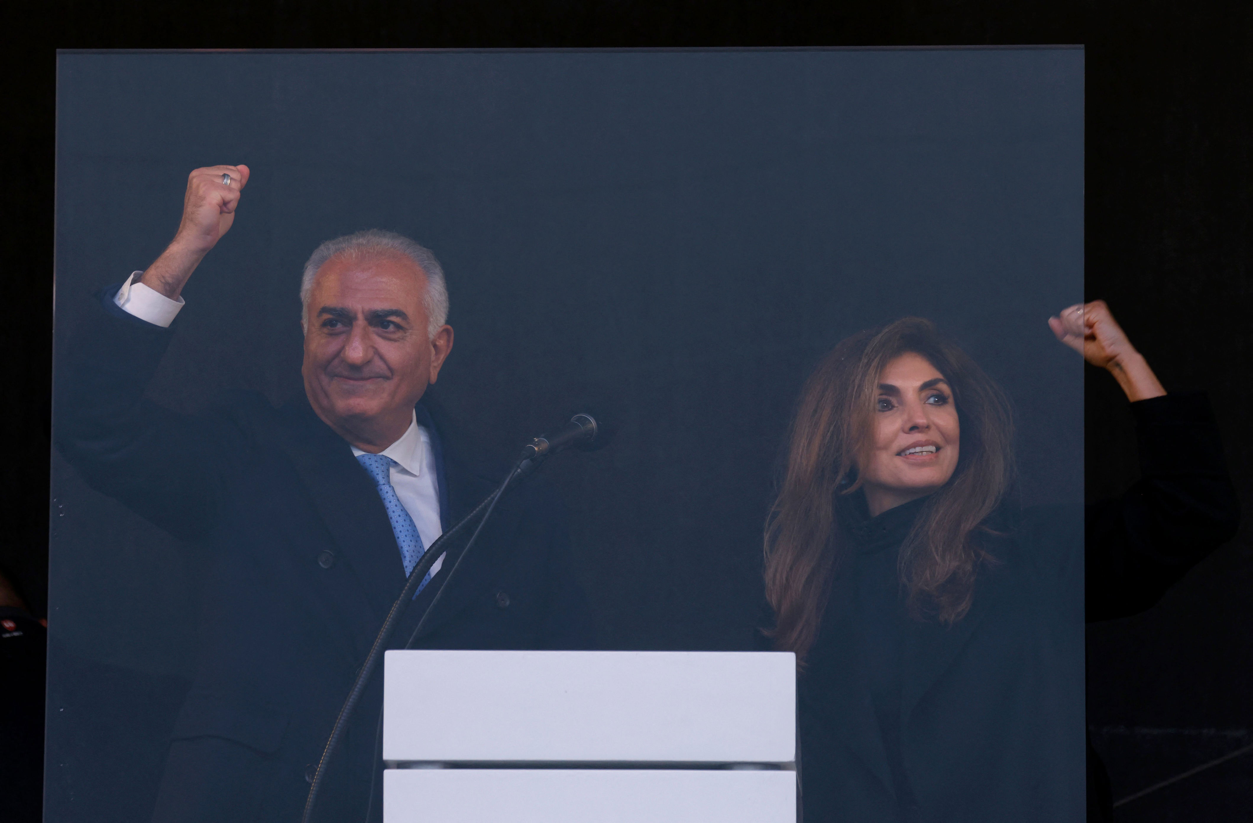 farahnaz-pahlavi-la-fille-du-shah-d-iran-refait-surface-lors-d-une