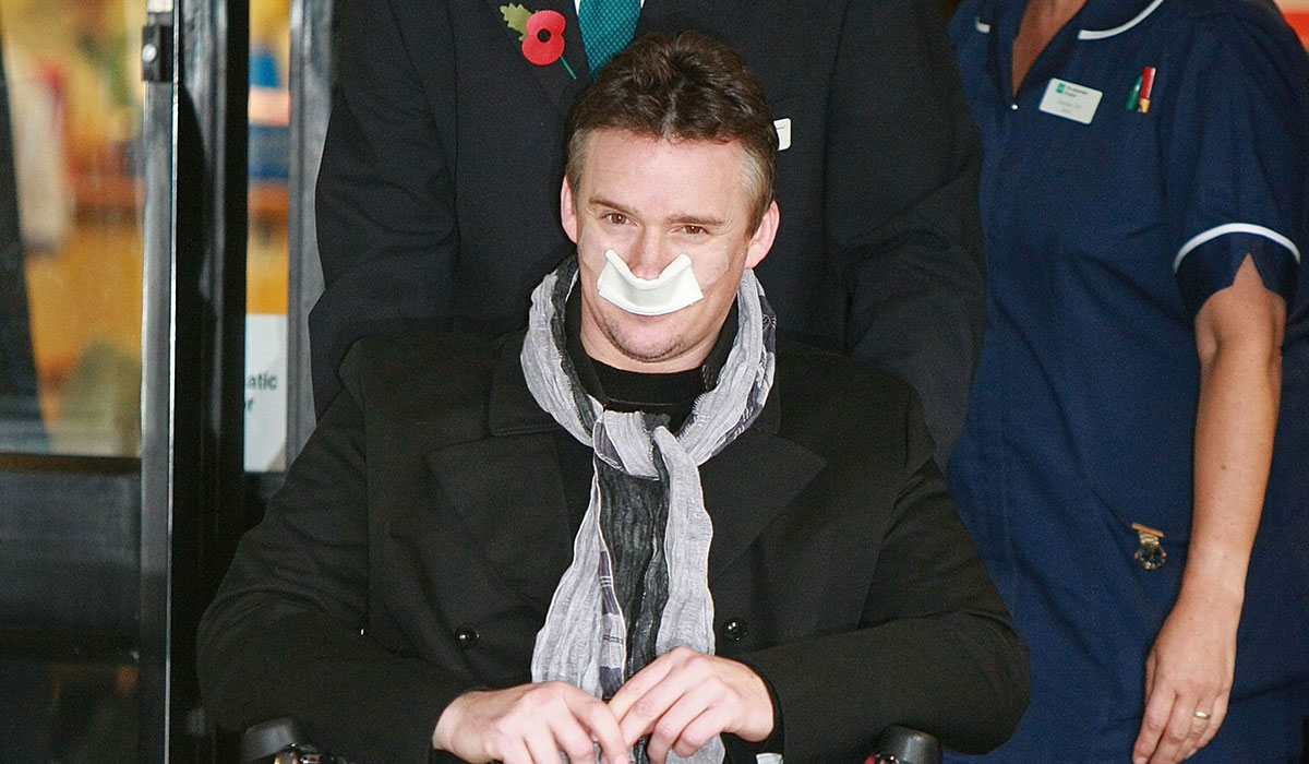 Opera singer Russell Watson breaks down while chatting with Miriam O ...