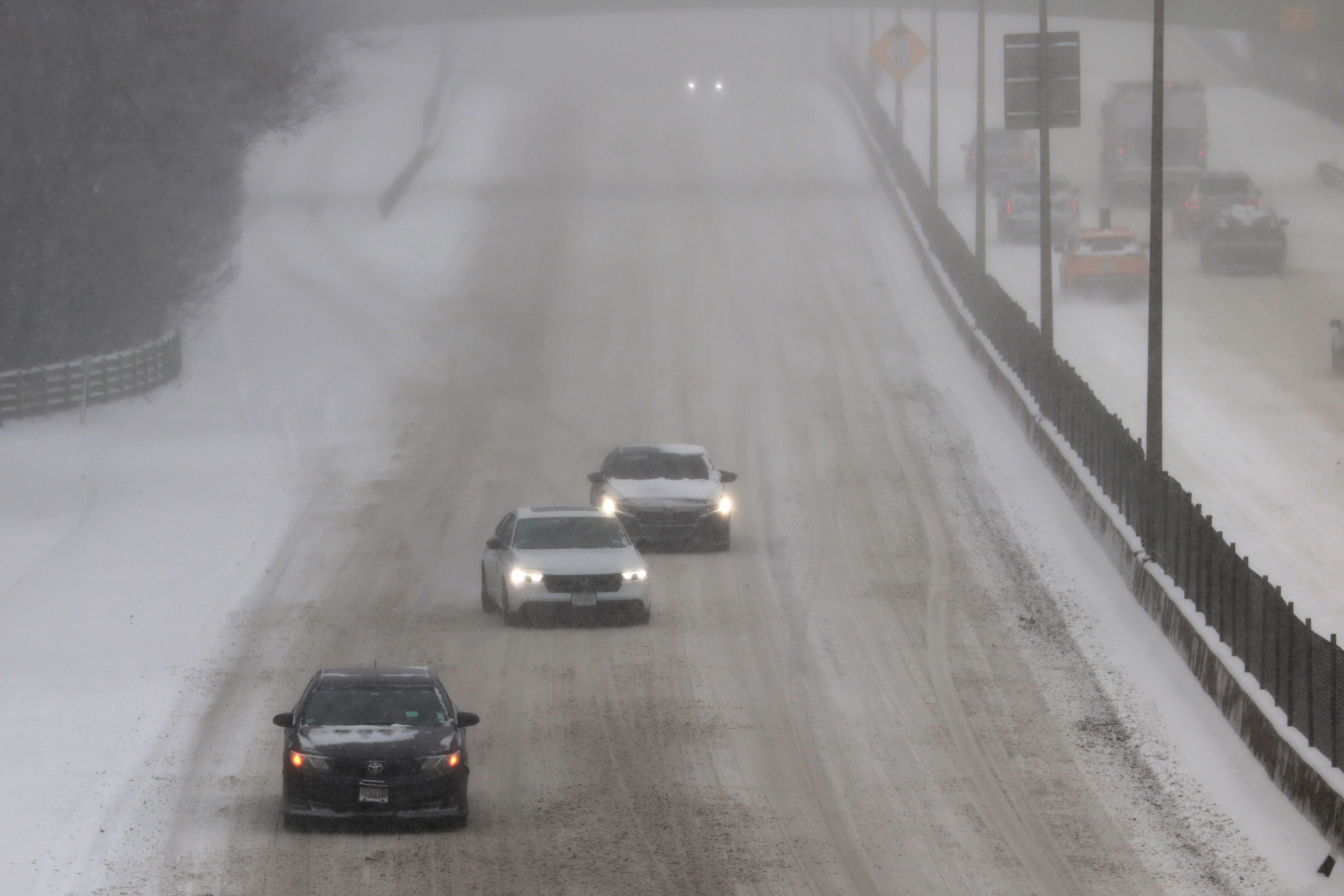 Winter storm warning as 22 inches of snow to hit — stay indoors<br>