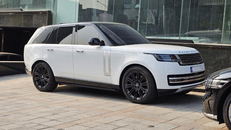Land Rover will drill extra drain holes in 93,997 Range Rovers because ...
