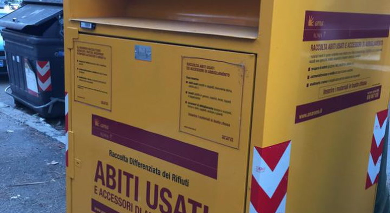 Roma, niente più cassonetti gialli: ecco come e dove buttare abiti e ...