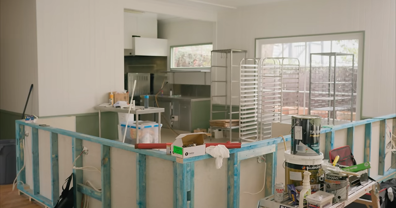 They’re building homes from what others throw away(01)