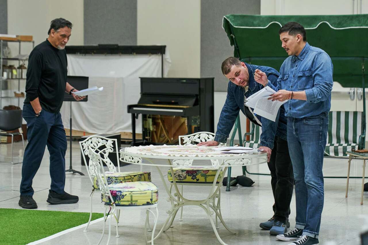 How Jimmy Smits and Wanda De Jesús are upping the stakes of an Arthur ...