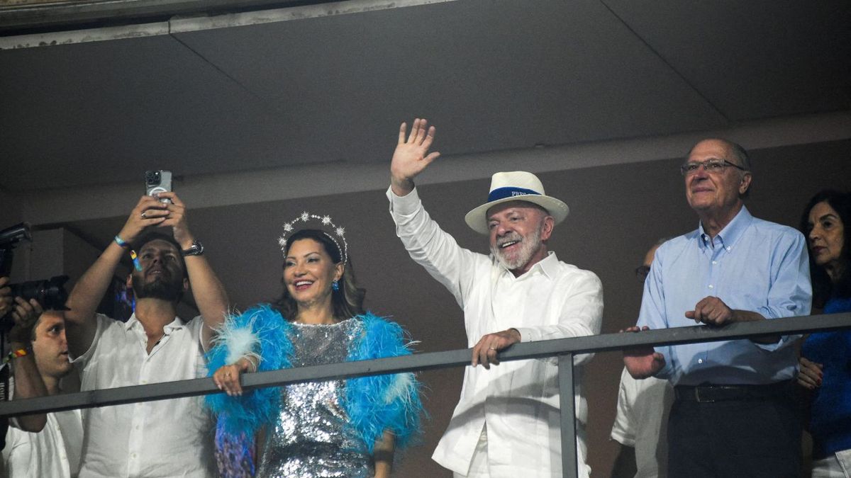 Polémica en el Carnaval de Río: una escuela de samba homenajeó a Lula y ...