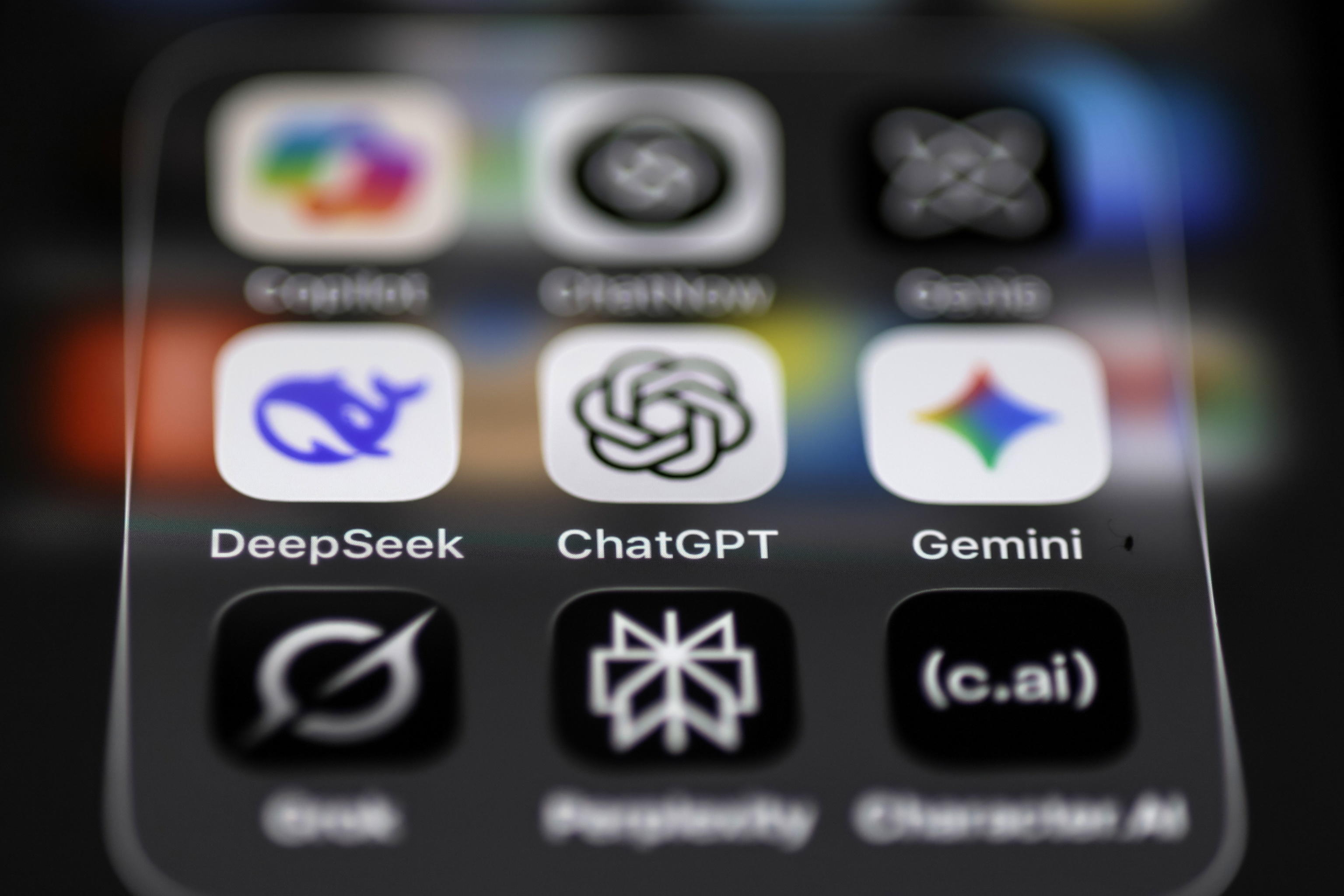 OpenAI ritira il chatbot 