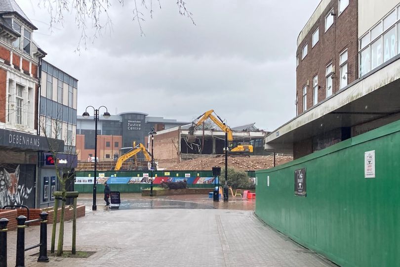 Diggers tear down final part of building in Nuneaton town centre