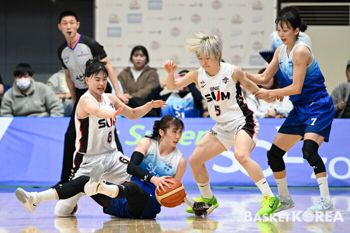 [BK포토] 신한은행 vs BNK 경기화보