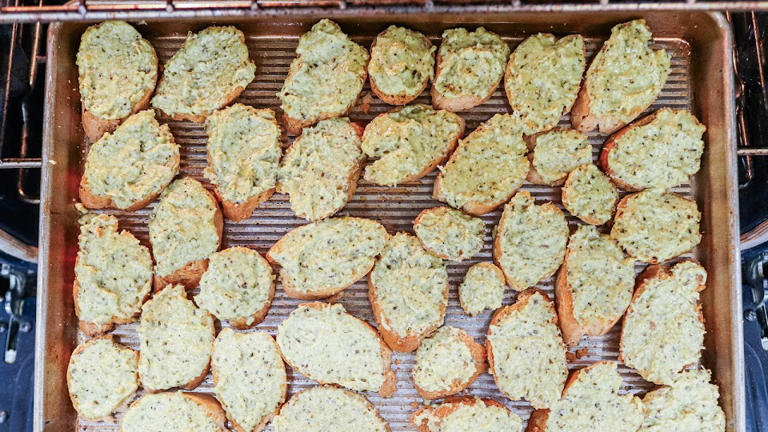 Packed with flavor, these pesto parmesan bread rounds are sure to be ...