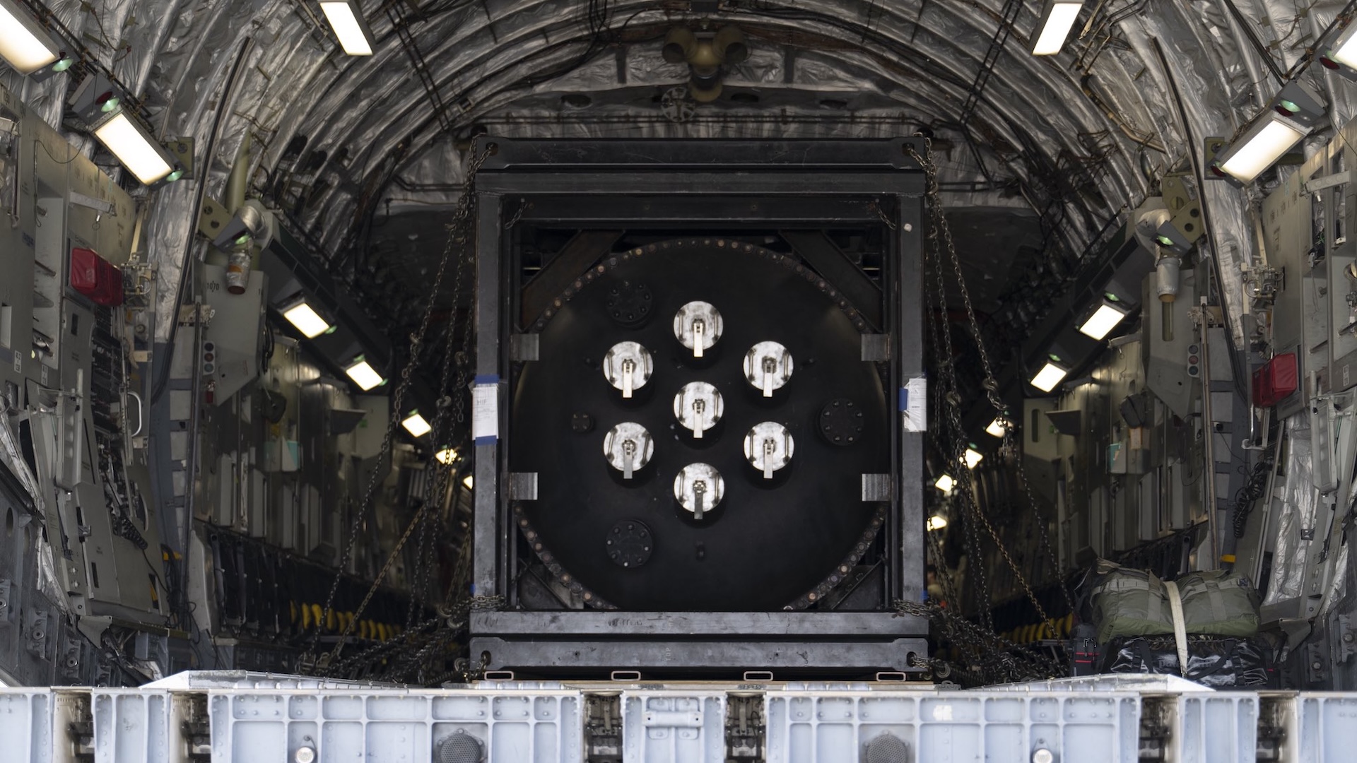 'Historic first': Massive US military jet airlifts nuclear microreactor ...