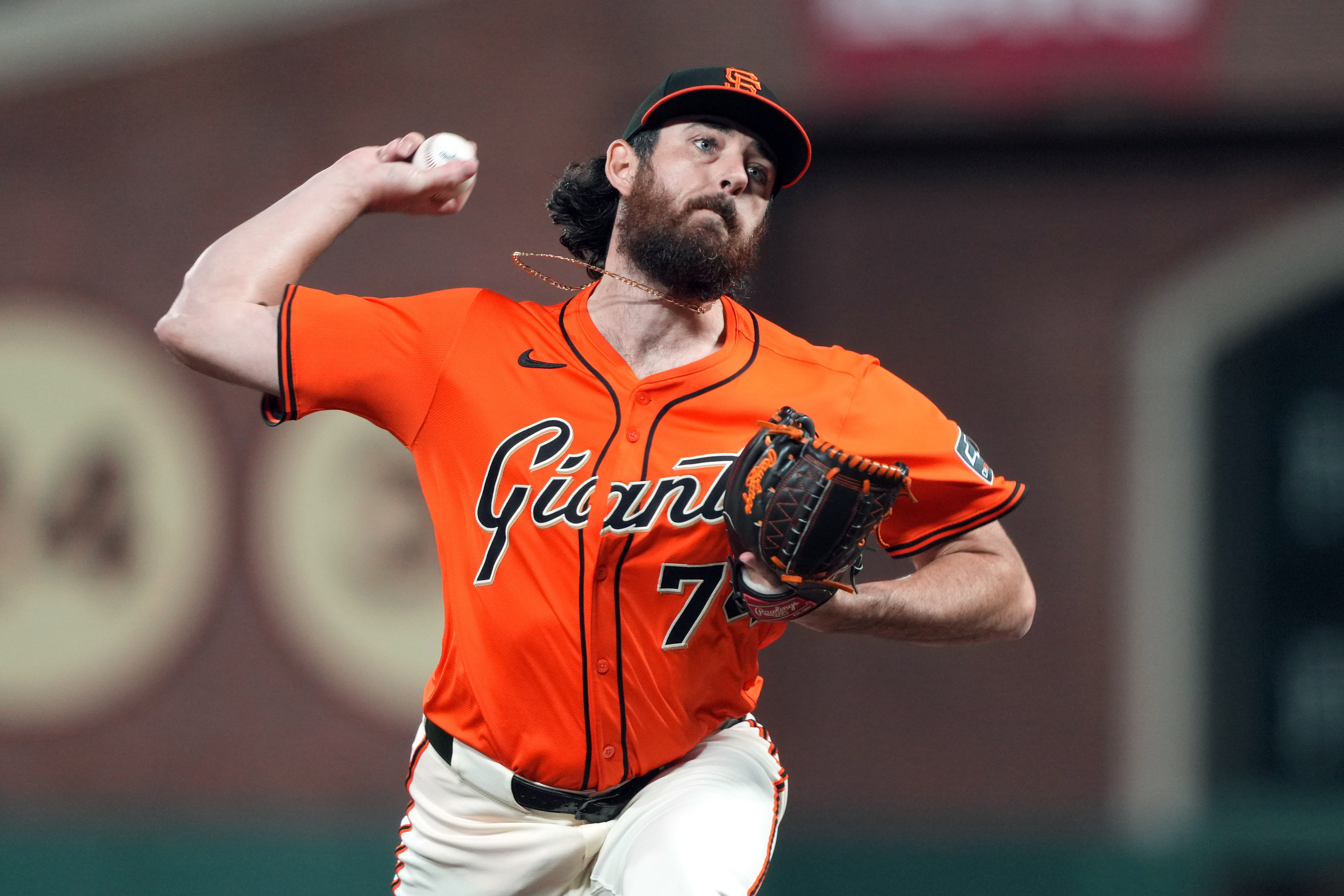 How should the Giants handle their closer role this year?