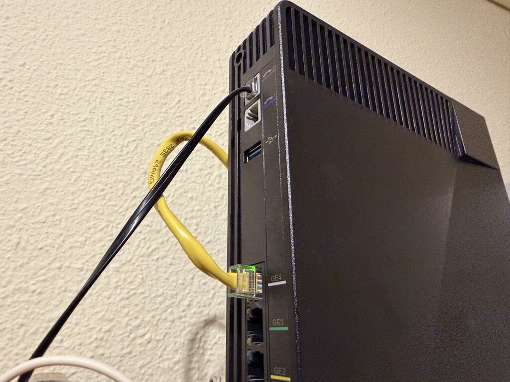 Esos conectores extraños de tu router tienen una función genial para tu ...