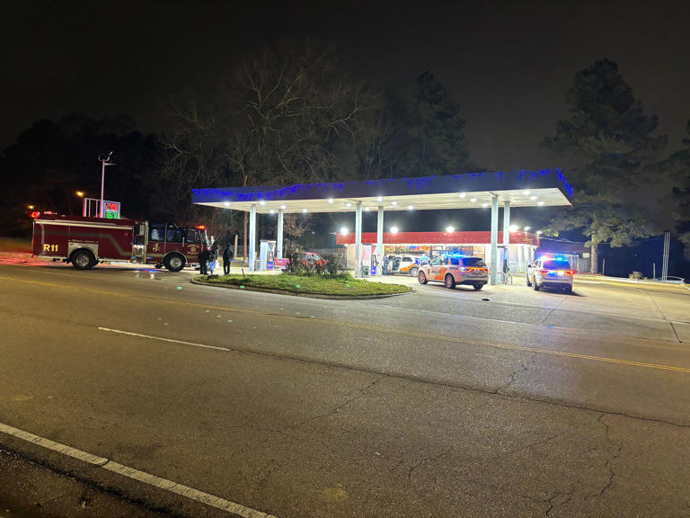 Police: Jackson man shot at home, drives to gas station for help