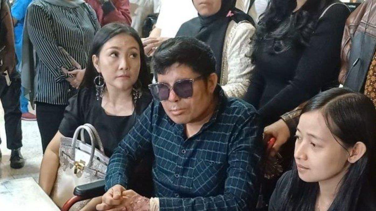 Agus Salim di rumah duka Alvin Lim di Grand Heaven, Pluit, Jakarta Utara, pada Senin (6/1/2025). (Kompas)